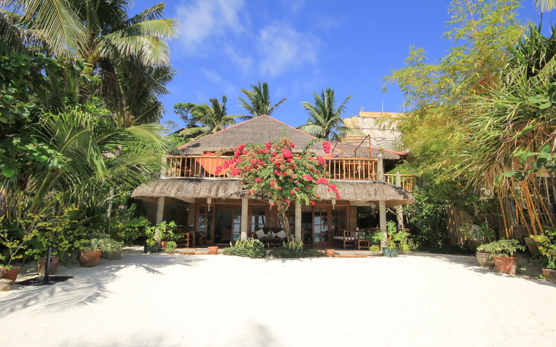 Robinson Beach House Boracay